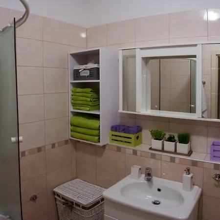 Helena Appartement *